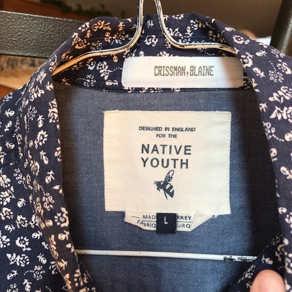 Native Youth Short Sleeved Shirt Fallen Flower Trim Fit button mens size large - Picture 10 of 12